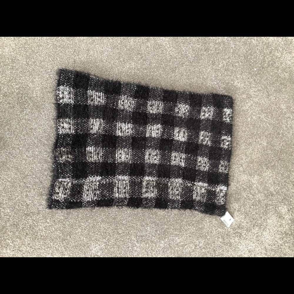 NWT Reversible Soft Scarf